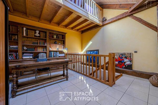 Propriété de caractère avec piscine et vue sur les montagnes