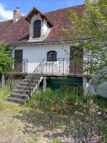 Belle maison ancienne, à la campagne