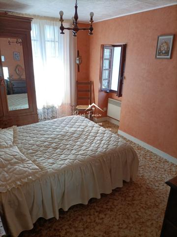 Belle maison ancienne, à la campagne