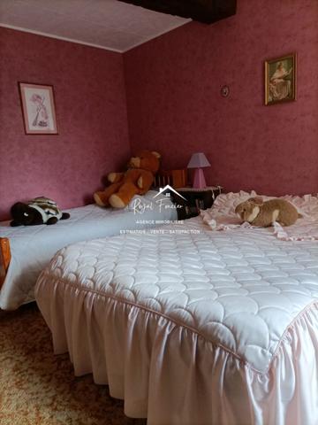 Belle maison ancienne, à la campagne