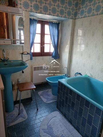 Belle maison ancienne, à la campagne