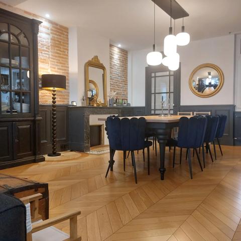 Toulousaine à vendre 6 pièces MONTAUBAN (82) d'environ 300m² habitable, belles prestations, possibilité bureau indépendant avec jardin, parking intérieur.