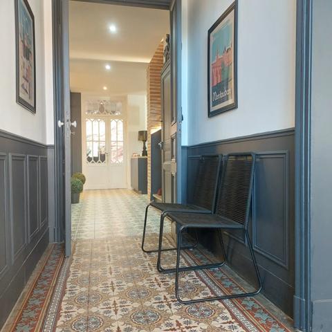 Toulousaine à vendre 6 pièces MONTAUBAN (82) d'environ 300m² habitable, belles prestations, possibilité bureau indépendant avec jardin, parking intérieur.