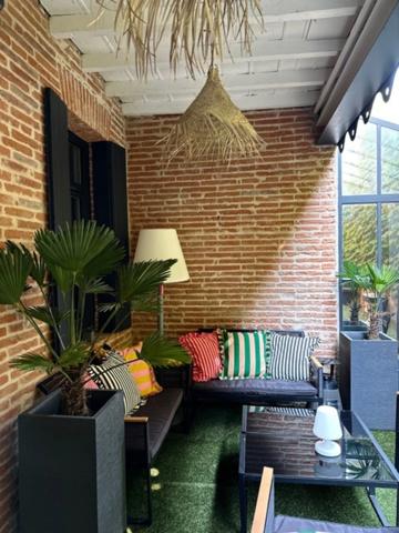 Toulousaine à vendre 6 pièces MONTAUBAN (82) d'environ 300m² habitable, belles prestations, possibilité bureau indépendant avec jardin, parking intérieur.