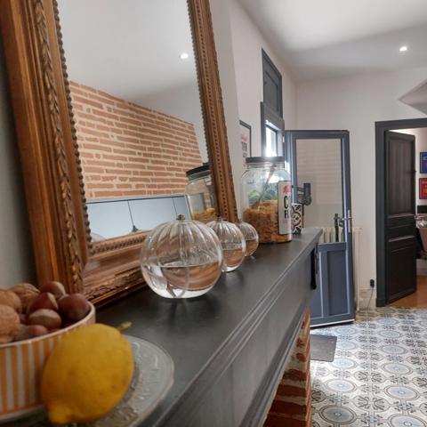 Toulousaine à vendre 6 pièces MONTAUBAN (82) d'environ 300m² habitable, belles prestations, possibilité bureau indépendant avec jardin, parking intérieur.