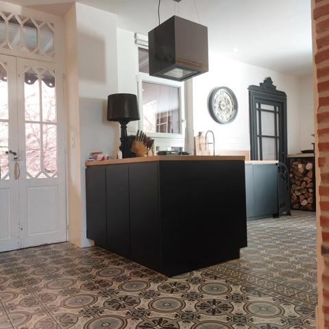 Toulousaine à vendre 6 pièces MONTAUBAN (82) d'environ 300m² habitable, belles prestations, possibilité bureau indépendant avec jardin, parking intérieur.