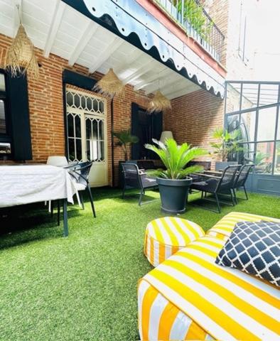 Toulousaine à vendre 6 pièces MONTAUBAN (82) d'environ 300m² habitable, belles prestations, possibilité bureau indépendant avec jardin, parking intérieur.