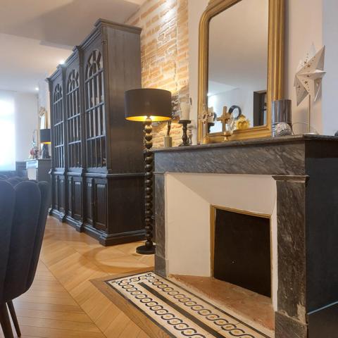 Toulousaine à vendre 6 pièces MONTAUBAN (82) d'environ 300m² habitable, belles prestations, possibilité bureau indépendant avec jardin, parking intérieur.