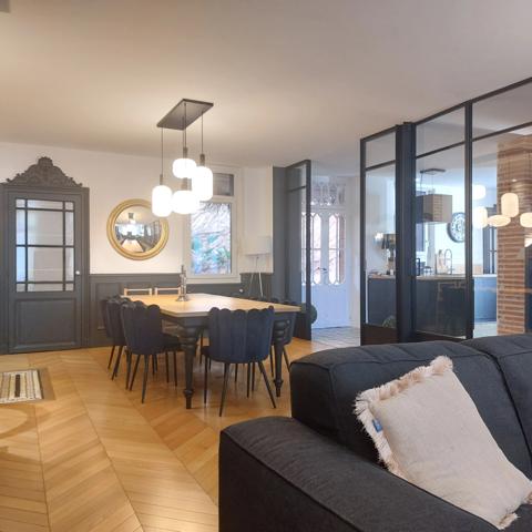 Toulousaine à vendre 6 pièces MONTAUBAN (82) d'environ 300m² habitable, belles prestations, possibilité bureau indépendant avec jardin, parking intérieur.