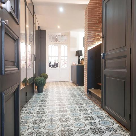 Toulousaine à vendre 6 pièces MONTAUBAN (82) d'environ 300m² habitable, belles prestations, possibilité bureau indépendant avec jardin, parking intérieur.