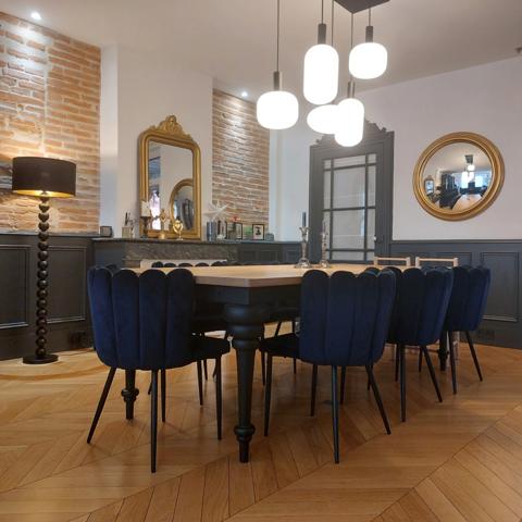 Toulousaine à vendre 6 pièces MONTAUBAN (82) d'environ 300m² habitable, belles prestations, possibilité bureau indépendant avec jardin, parking intérieur.