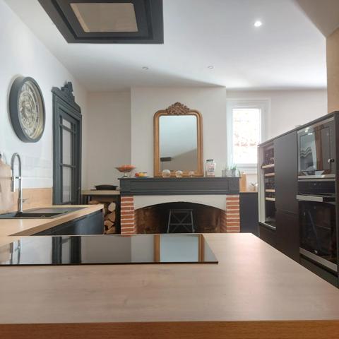 Toulousaine à vendre 6 pièces MONTAUBAN (82) d'environ 300m² habitable, belles prestations, possibilité bureau indépendant avec jardin, parking intérieur.