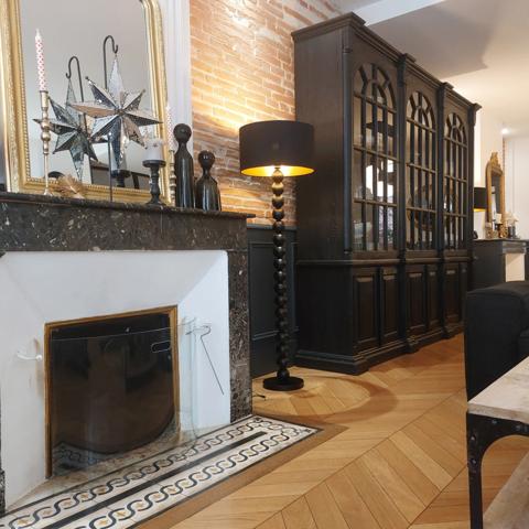 Toulousaine à vendre 6 pièces MONTAUBAN (82) d'environ 300m² habitable, belles prestations, possibilité bureau indépendant avec jardin, parking intérieur.