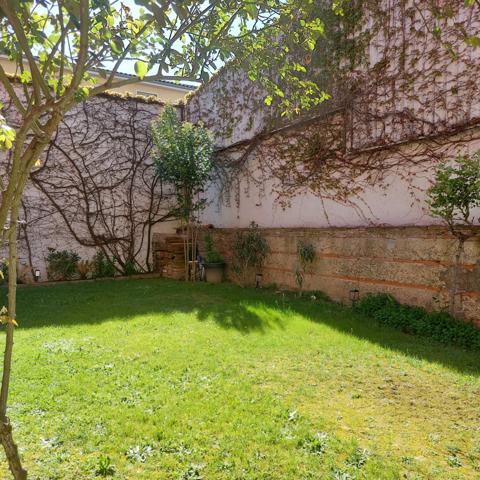 Toulousaine à vendre 6 pièces MONTAUBAN (82) d'environ 300m² habitable, belles prestations, possibilité bureau indépendant avec jardin, parking intérieur.