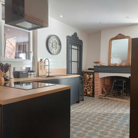 Toulousaine à vendre 6 pièces MONTAUBAN (82) d'environ 300m² habitable, belles prestations, possibilité bureau indépendant avec jardin, parking intérieur.