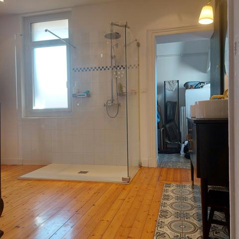 Toulousaine à vendre 6 pièces MONTAUBAN (82) d'environ 300m² habitable, belles prestations, possibilité bureau indépendant avec jardin, parking intérieur.