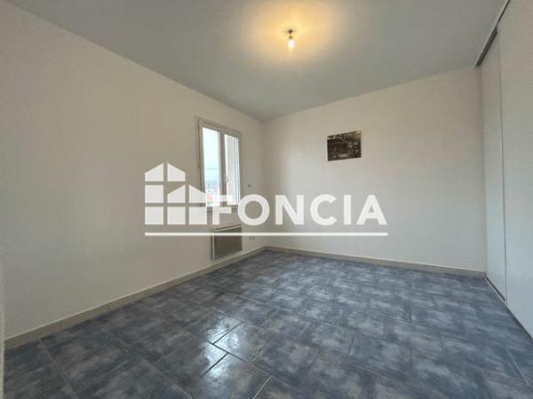 Location Appartement 2 pièces 33.3 m² - 190 RUE DE COUREILLES La Rochelle 17000