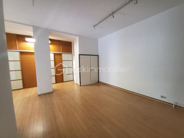 Bureau de 116,48 m²