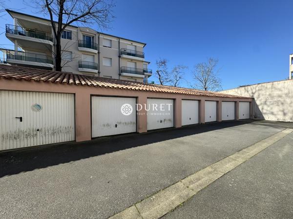 Appartement dernier etage avec balcon, cave et garage - Challans