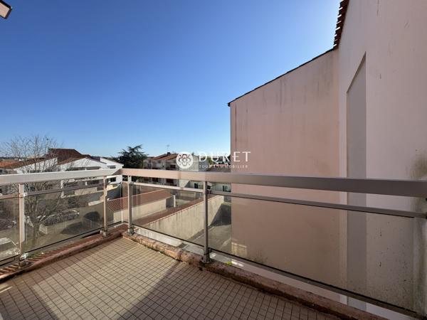 Appartement dernier etage avec balcon, cave et garage - Challans
