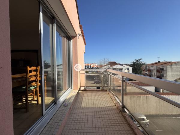 Appartement dernier etage avec balcon, cave et garage - Challans