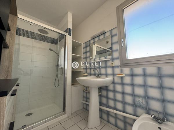 Appartement dernier etage avec balcon, cave et garage - Challans