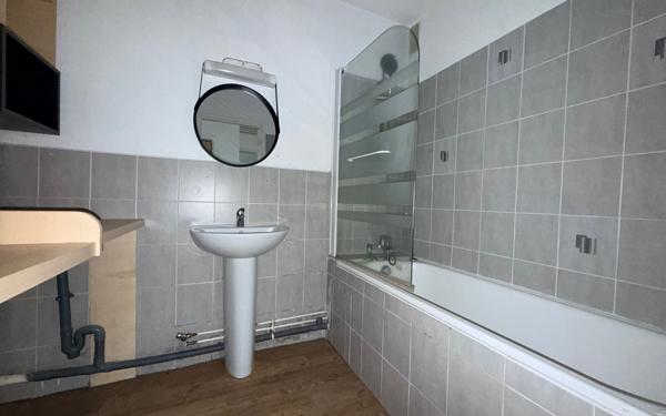 Appartement à louer    2 pièces •  Armentières