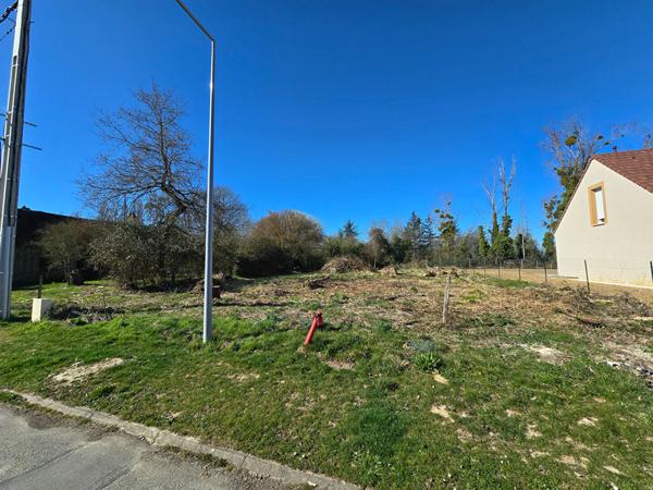 Terrain à bâtir à Bezalles / 820 m² / N4