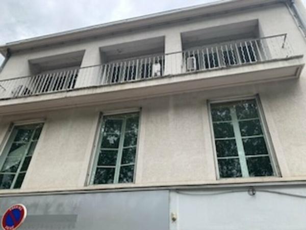 Bureaux à vendre à Avignon avec parking proche Tribunal 96 m²