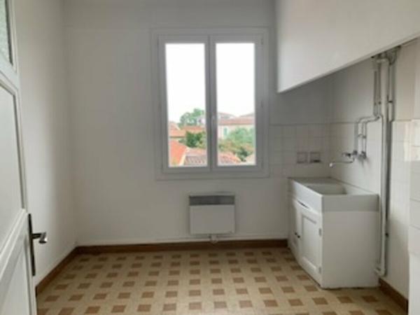 Bureaux à vendre à Avignon avec parking proche Tribunal 96 m²