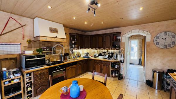 🏘️ Maison familiale avec vue exceptionnelle et dépendances 🏘️ 

🌳🌳Dans un cadre calme et verdoyant, découvrez cette maison de caractère de 180 m²🌳🌳 

👉🏿Dès l'entrée nous serons charmés par:

-Salon / salle à manger avec poêle à bois 11 kW
-Cuisine équipée
-Petit salon ou coin bureau avec poêle à pellets
-Buanderie
-Dressing
-Salle de douche
-WC 

👉🏿Au 1er étage:

-Chambre avec rangements (16m²)
-Une suite parentale comprenant un grand dressing et salle de bain (20m²)

👉🏿Au second étage:

- 2 chambres (16 m² et 20 m²)


➕Dépendances et extérieurs:

-salle de musique 50 m² chauffée avec panneaux solaires pouvant être transformée en Airbnb pour un complément de revenus non négligeable
-atelier + scierie équipée
-caves avec puits et pompe alimentant plusieurs équipements
-terrasse aménagée avec barbecue
-parking avec carport photovoltaïque

🪴🌳Ce n'est pas fini, découvrez encore 🌳🪴

-verger de 350 m²
-bois de 600 m²
-plusieurs coins jardins
-abri en béton
-surface totale du terrain comprenant la maison 3006 m²

🔥Les plus qui font la différence 🔥

-toiture récente
-marquise fait main
-pompe à chaleur + poêles
-réserve de bois
-fenêtres anti-bruit PVC

Multiples possibilités pour cette jolie demeure tel que:
-chambres d'hôtes
-airbnb
-projets touristique 
✅DPE C

📞 Contactez moi pour une visite 06.61.83.67.94 📞