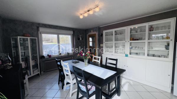 🏘️ Maison familiale avec vue exceptionnelle et dépendances 🏘️ 

🌳🌳Dans un cadre calme et verdoyant, découvrez cette maison de caractère de 180 m²🌳🌳 

👉🏿Dès l'entrée nous serons charmés par:

-Salon / salle à manger avec poêle à bois 11 kW
-Cuisine équipée
-Petit salon ou coin bureau avec poêle à pellets
-Buanderie
-Dressing
-Salle de douche
-WC 

👉🏿Au 1er étage:

-Chambre avec rangements (16m²)
-Une suite parentale comprenant un grand dressing et salle de bain (20m²)

👉🏿Au second étage:

- 2 chambres (16 m² et 20 m²)


➕Dépendances et extérieurs:

-salle de musique 50 m² chauffée avec panneaux solaires pouvant être transformée en Airbnb pour un complément de revenus non négligeable
-atelier + scierie équipée
-caves avec puits et pompe alimentant plusieurs équipements
-terrasse aménagée avec barbecue
-parking avec carport photovoltaïque

🪴🌳Ce n'est pas fini, découvrez encore 🌳🪴

-verger de 350 m²
-bois de 600 m²
-plusieurs coins jardins
-abri en béton
-surface totale du terrain comprenant la maison 3006 m²

🔥Les plus qui font la différence 🔥

-toiture récente
-marquise fait main
-pompe à chaleur + poêles
-réserve de bois
-fenêtres anti-bruit PVC

Multiples possibilités pour cette jolie demeure tel que:
-chambres d'hôtes
-airbnb
-projets touristique 
✅DPE C

📞 Contactez moi pour une visite 06.61.83.67.94 📞