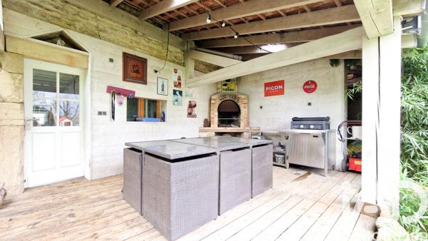 Maison à vendre 5 pièces 179 m² Lachaussée