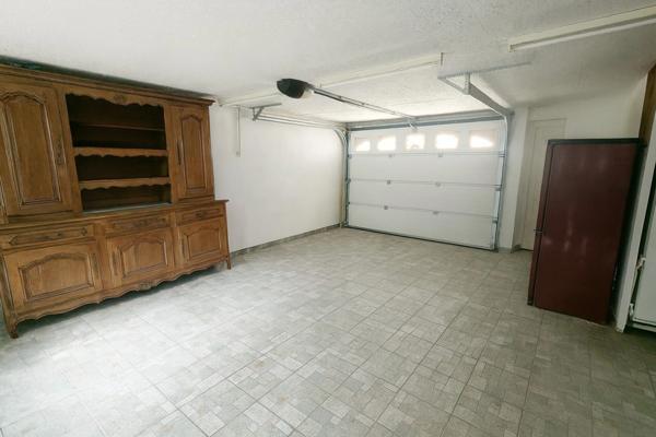 EYGUIÈRES | Grande maison familiale sur un terrain clos & arboré de 630 m² avec piscine