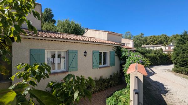 EYGUIÈRES | Grande maison familiale sur un terrain clos & arboré de 630 m² avec piscine