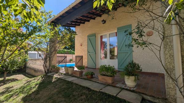 EYGUIÈRES | Grande maison familiale sur un terrain clos & arboré de 630 m² avec piscine