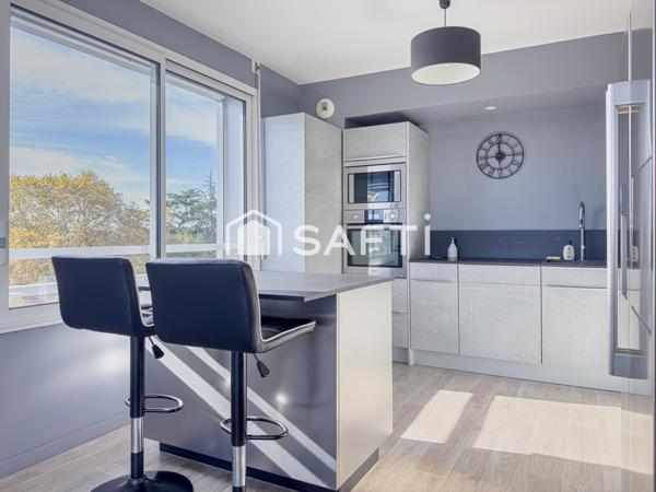 Appartement de type 5, dernier étage, 2 places de parking