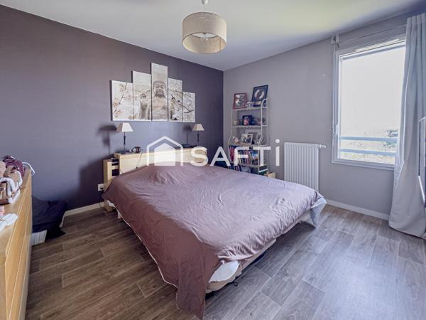 Appartement de type 5, dernier étage, 2 places de parking