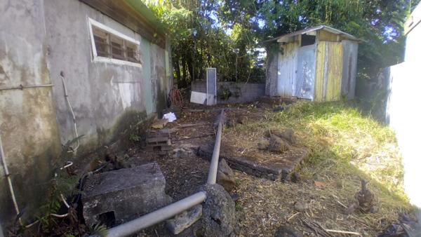 Chalet F4 de 100 m² à rénover ou détruire sur terrain de 477 m² à "Manapany-Les-Bains" (97480) SAINT JOSEPH