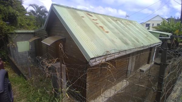 Chalet F4 de 100 m² à rénover ou détruire sur terrain de 477 m² à "Manapany-Les-Bains" (97480) SAINT JOSEPH