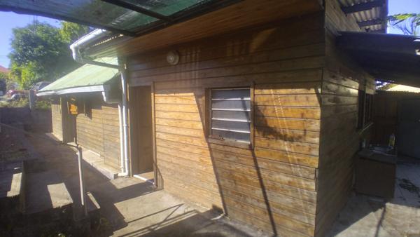 Chalet F4 de 100 m² à rénover ou détruire sur terrain de 477 m² à "Manapany-Les-Bains" (97480) SAINT JOSEPH