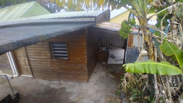 Chalet F4 de 100 m² à rénover ou détruire sur terrain de 477 m² à "Manapany-Les-Bains" (97480) SAINT JOSEPH