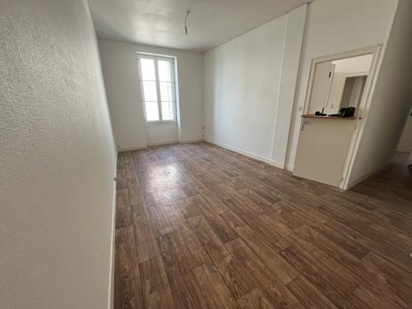 Appartement à vendre |  Saint-Amand-Montrond |  2 pièces | 52 m²