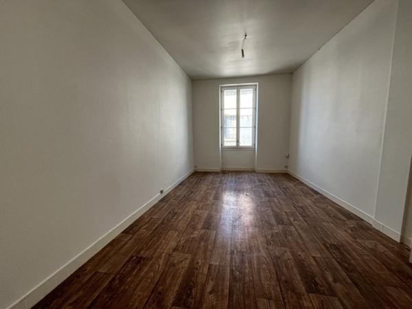 Appartement à vendre |  Saint-Amand-Montrond |  2 pièces | 52 m²