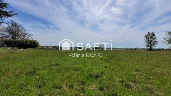 Ancien corps de ferme à rénover.