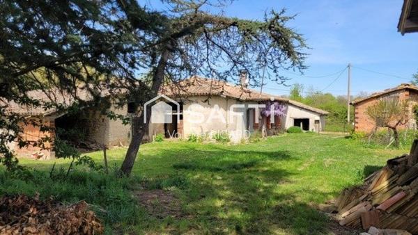 Ancien corps de ferme à rénover.