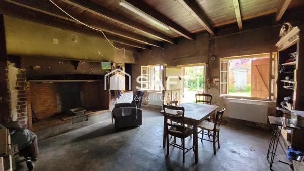 Ancien corps de ferme à rénover.