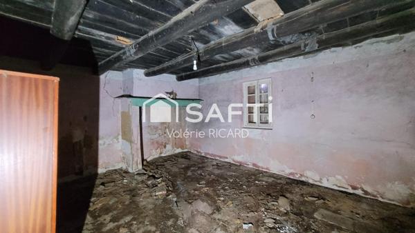 Ancien corps de ferme à rénover.