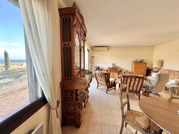 Carqueiranne (83320) Villa avec Vue Mer à Carqueiranne – Proche Plages et Port