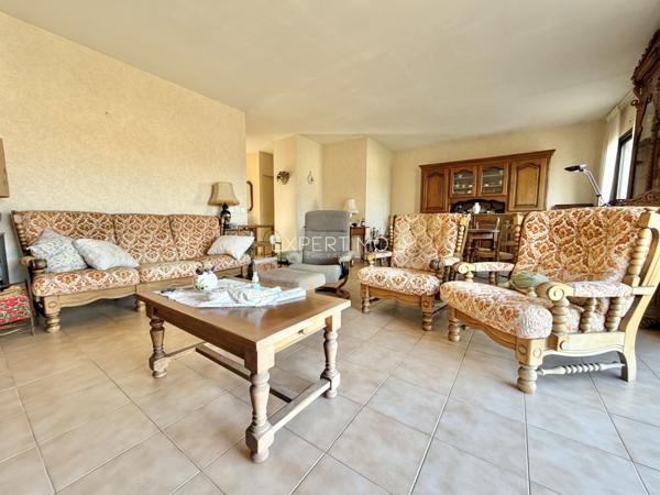 Carqueiranne (83320) Villa avec Vue Mer à Carqueiranne – Proche Plages et Port